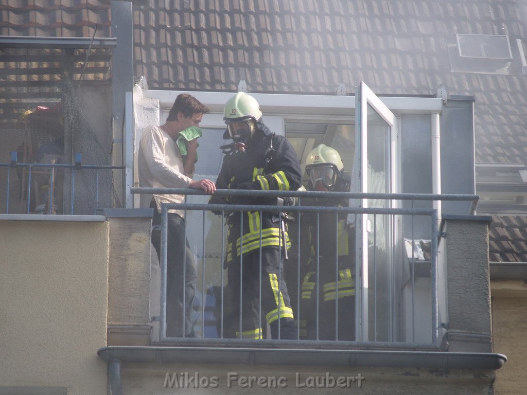 Brand Wohnung mit Menschenrettung Koeln Vingst Ostheimerstr  P057.JPG